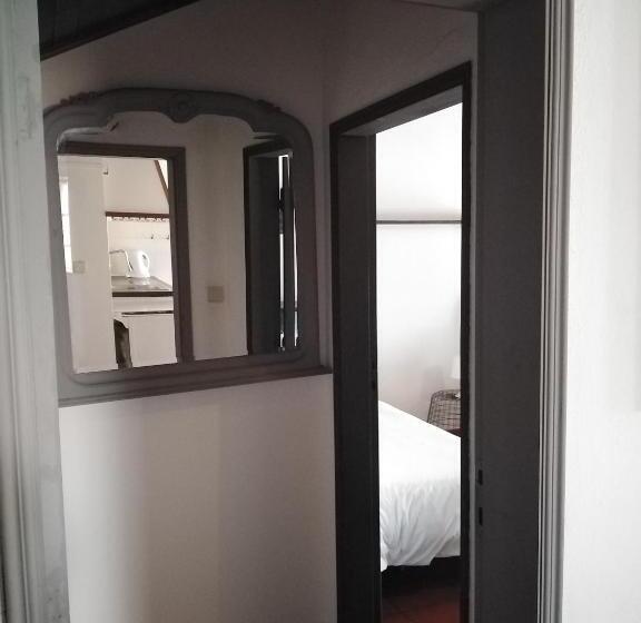 غرفة عائلية, Mix Inn