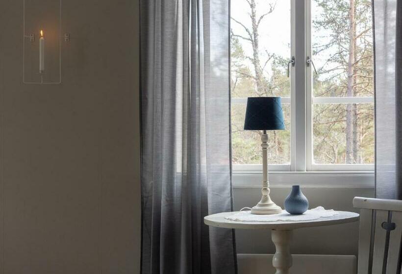 منزل غرفتين نوم, Bergs Gård & Hållsvikens Gård