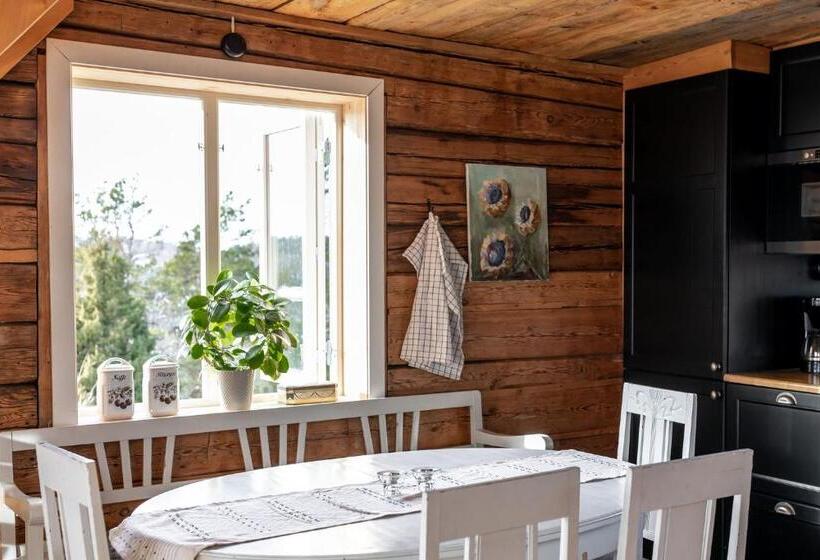 منزل غرفتين نوم, Bergs Gård & Hållsvikens Gård