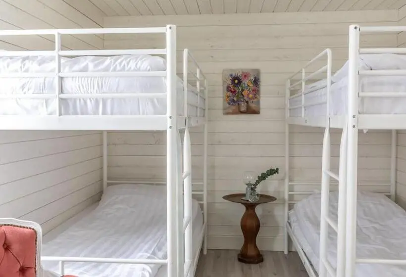 １階の１ベッドルームアパートメント, Bergs Gård & Hållsvikens Gård