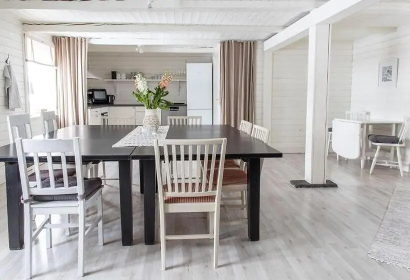 １階の１ベッドルームアパートメント, Bergs Gård & Hållsvikens Gård