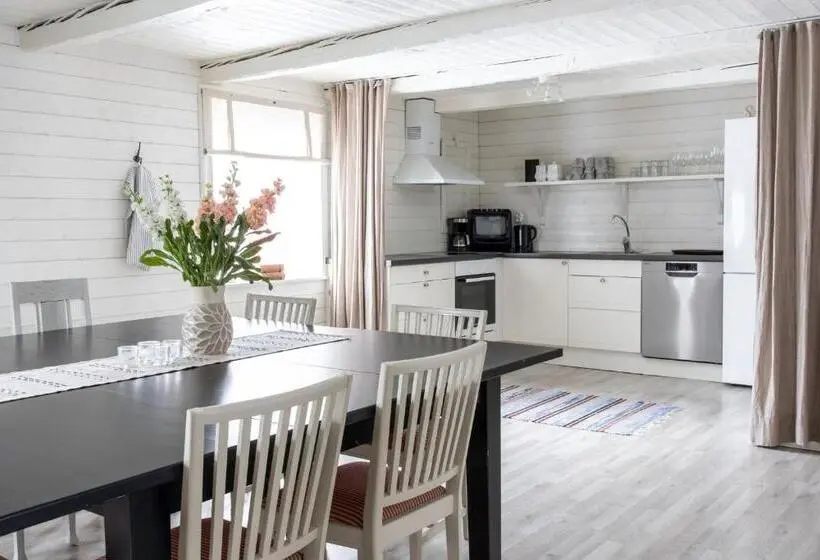 １階の１ベッドルームアパートメント, Bergs Gård & Hållsvikens Gård