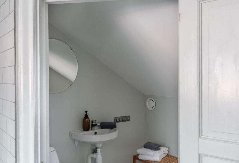 إستوديو قياسى, Bergs Gård & Hållsvikens Gård