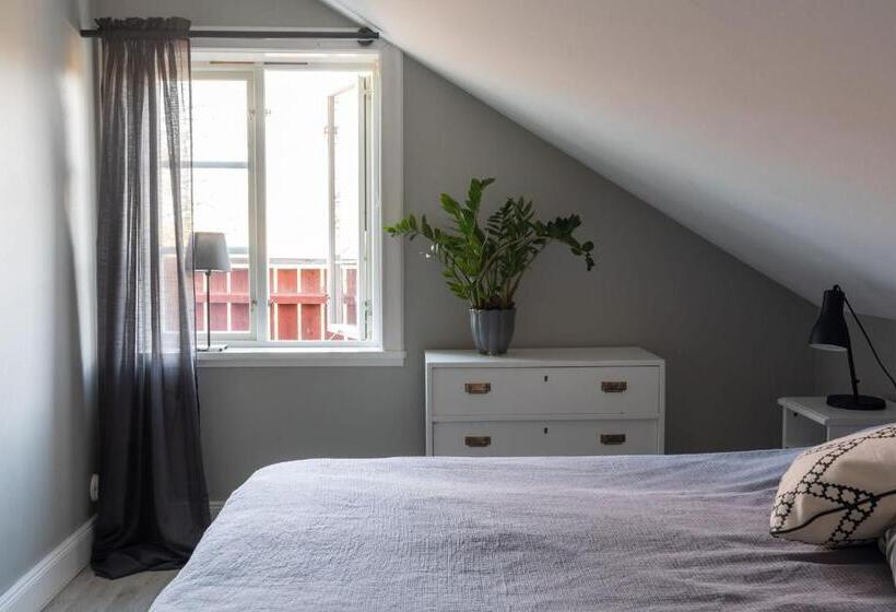 إستوديو قياسى, Bergs Gård & Hållsvikens Gård