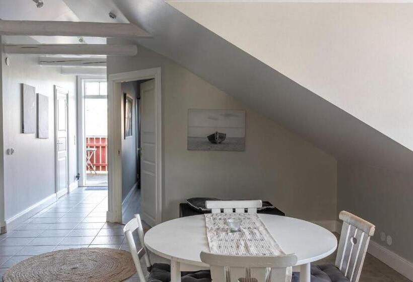 إستوديو قياسى, Bergs Gård & Hållsvikens Gård