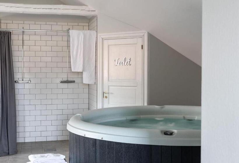 إستوديو قياسى, Bergs Gård & Hållsvikens Gård