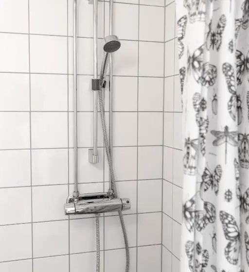 １ベッドルームハウス, Bergs Gård & Hållsvikens Gård