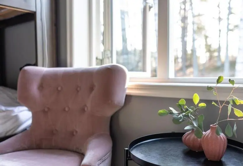 キャビン, Bergs Gård & Hållsvikens Gård