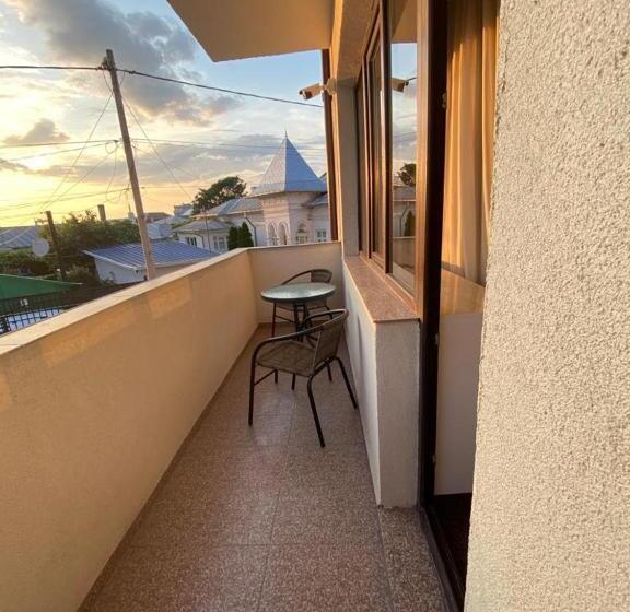 غرفة ديلوكس, Prestige House