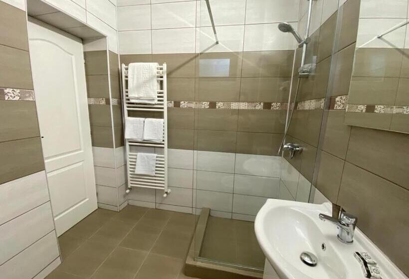 غرفة ديلوكس, Prestige House