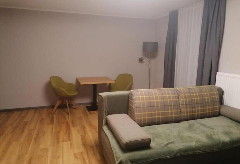 带1个卧室的带阳台的公寓, Motel Q Das Kleine Stadt