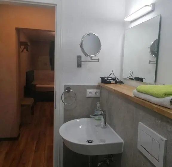 Standard-studio, Motel Q  Das Kleine Stadt