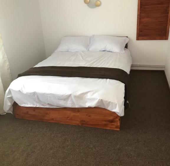 سوییت خانوادگی, La Butuci