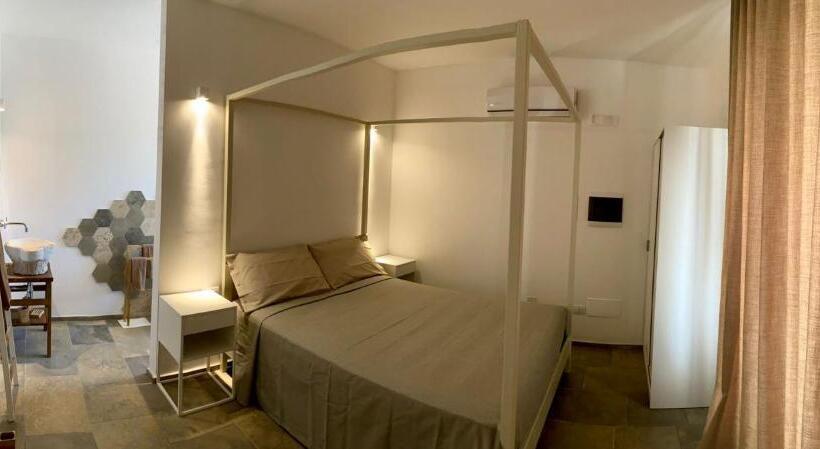 Номер Стандарт Вид на Бассейн, Casale Amendolagine