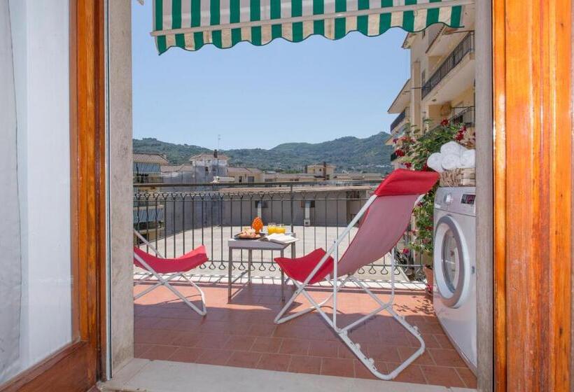 Студио Стандарт с Балконом, Estate4home   Sofia Flora