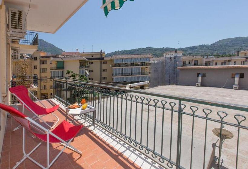 Студио Стандарт с Балконом, Estate4home   Sofia Flora