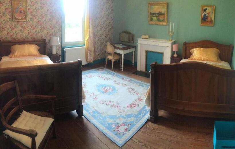 חדר משפחתי, Le Manoir De La Source