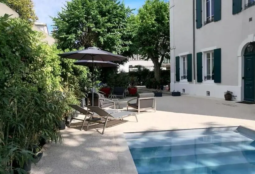 キングサイズベッドのデラックスルーム, Les Jardins De La Fontaine