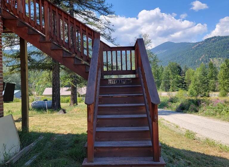 غرفة قياسية, The Colburn Schoolhouse   Geography Suite