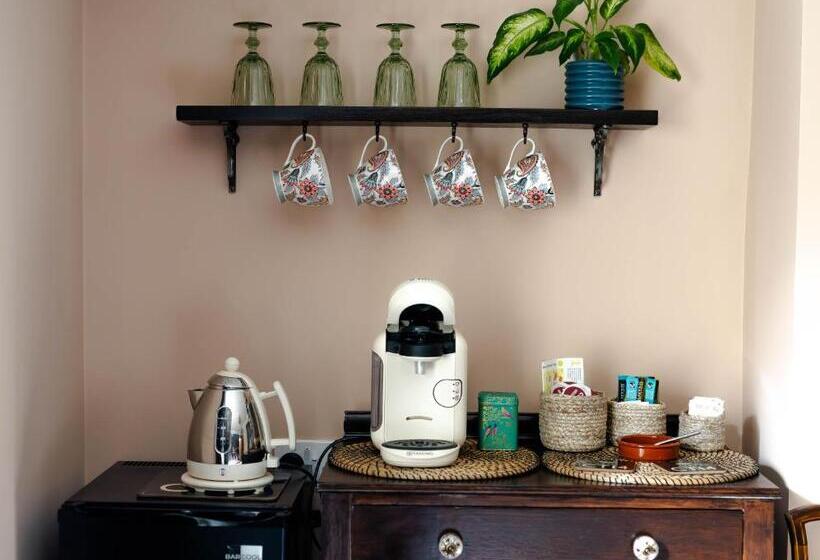 수피리어 룸, Anne Boleyn’s Escape