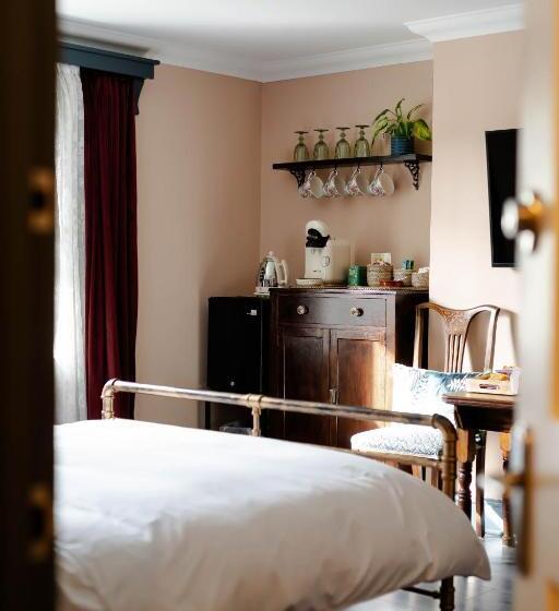 수피리어 룸, Anne Boleyn’s Escape