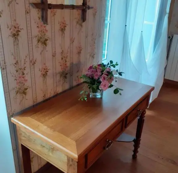 ガーデンビュースタンダードルーム, Chambre Confortable Dans Maison Bourgeoise