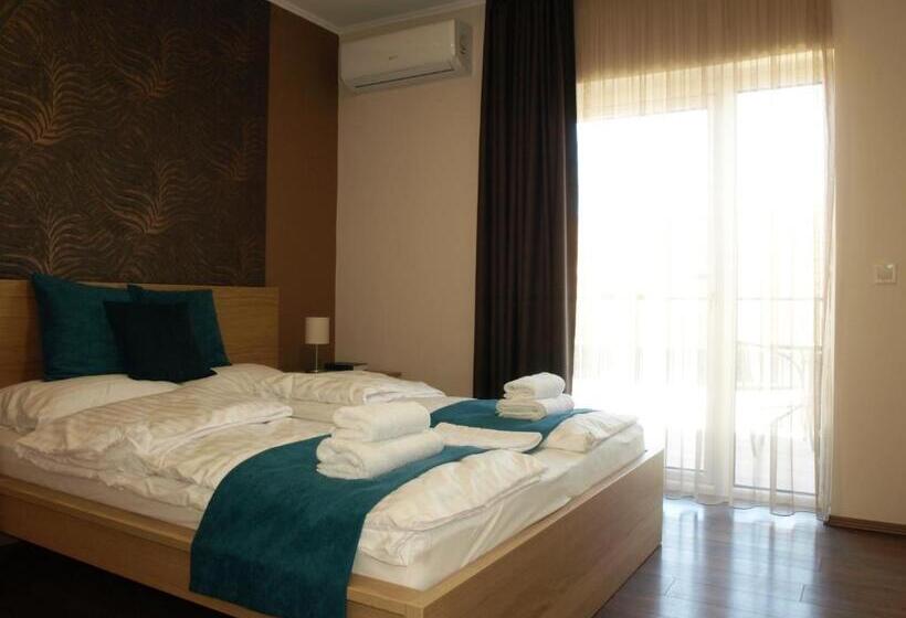 غرفة عائلية, Garden Club Panzió