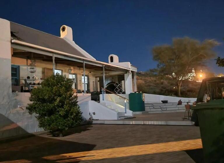 غرفة قياسية, Foot Loose & Fancy Free