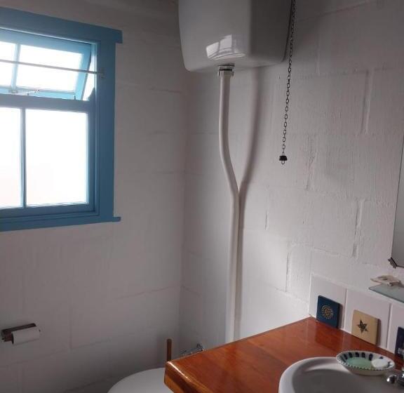 غرفة قياسية, Foot Loose & Fancy Free