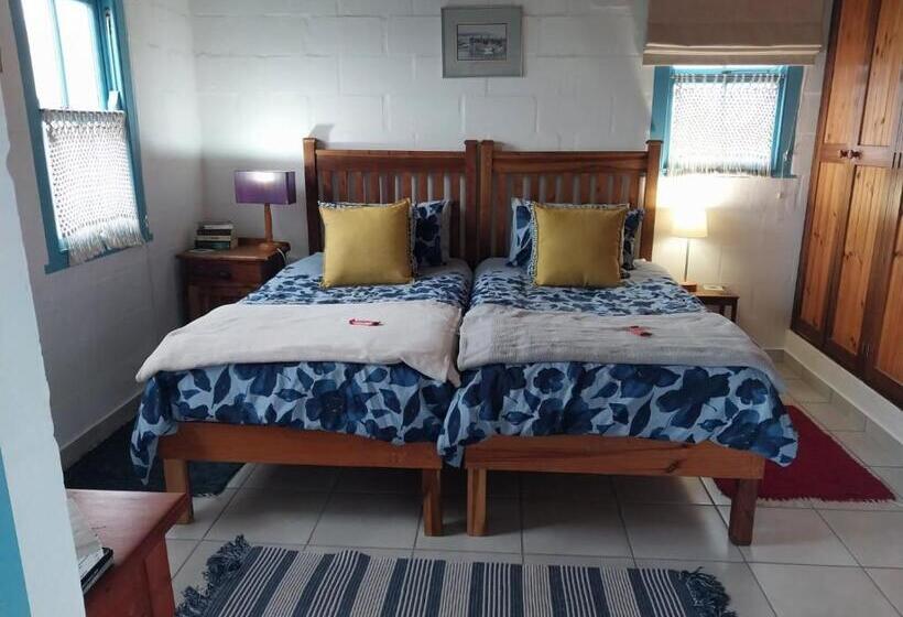 חדר סטנדרט, Foot Loose & Fancy Free