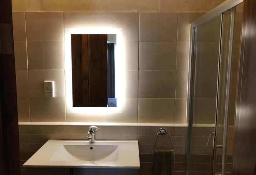 اتاق استاندارد با تراس, The Cloisters Bed And Breakfast