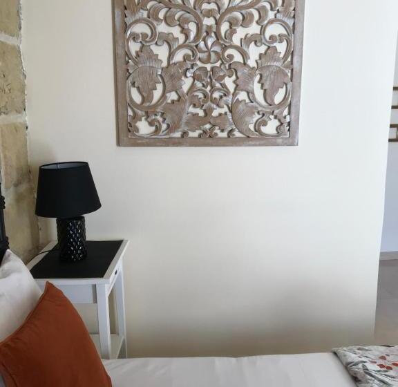 اتاق استاندارد اینتریور, The Cloisters Bed And Breakfast