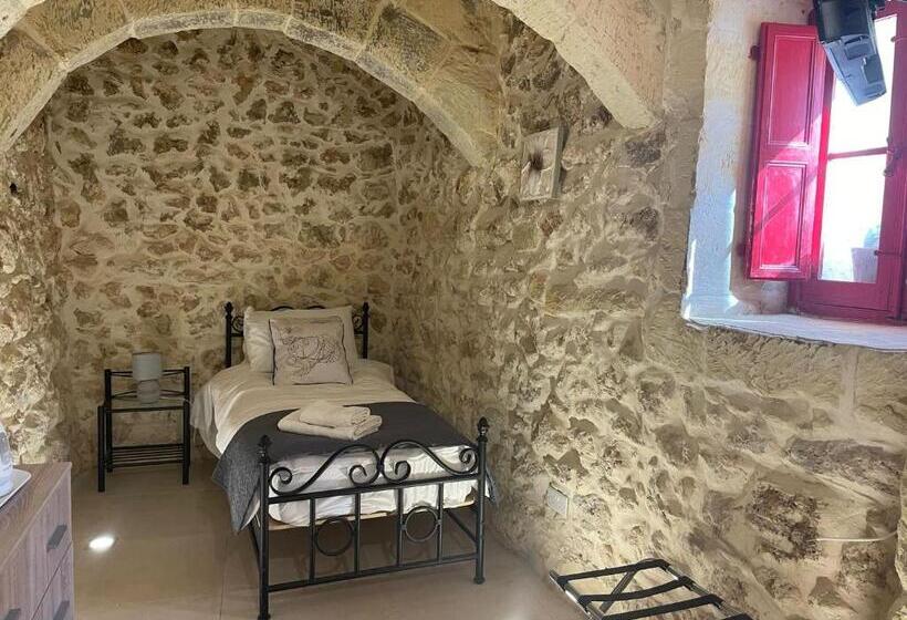 اتاق استاندارد یک نفره, The Cloisters Bed And Breakfast