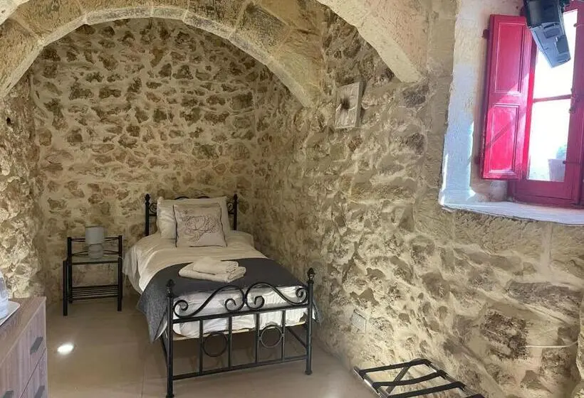 اتاق استاندارد یک نفره, The Cloisters Bed And Breakfast