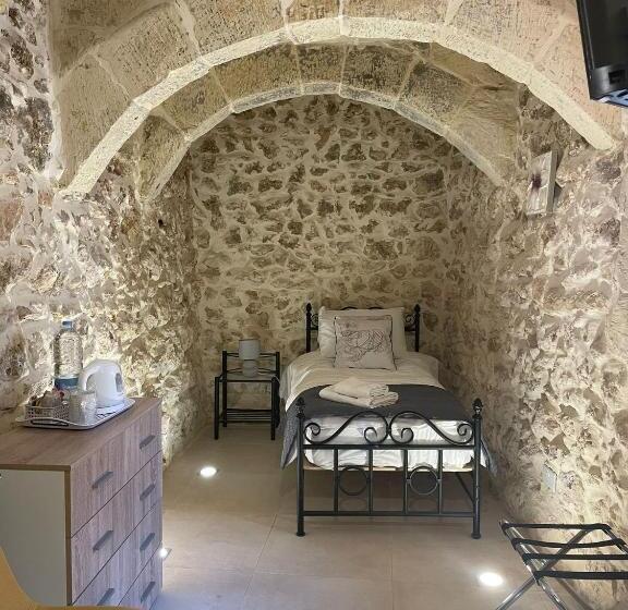 اتاق استاندارد یک نفره, The Cloisters Bed And Breakfast