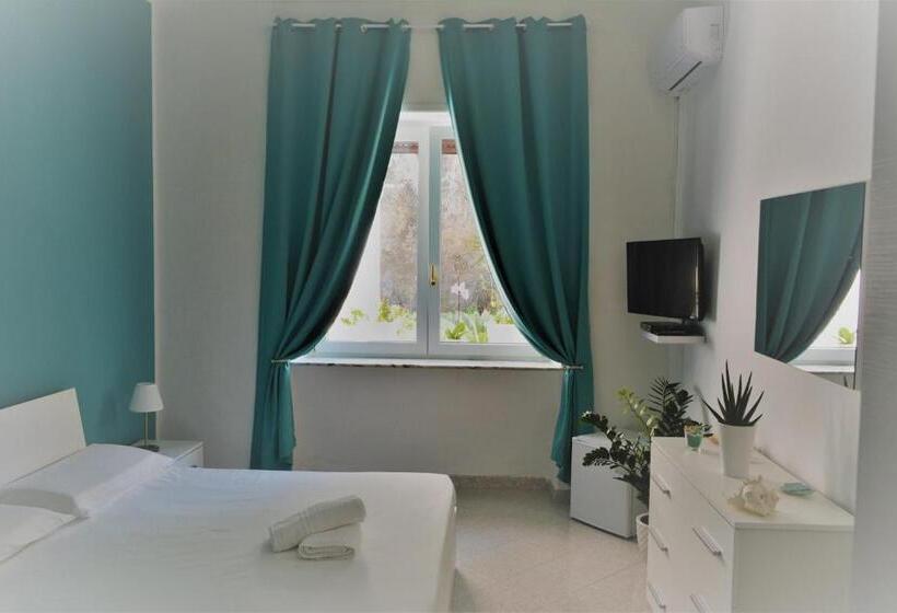 ガーデンビュースタンダードルーム, A Due Passi Dal Mare B&b