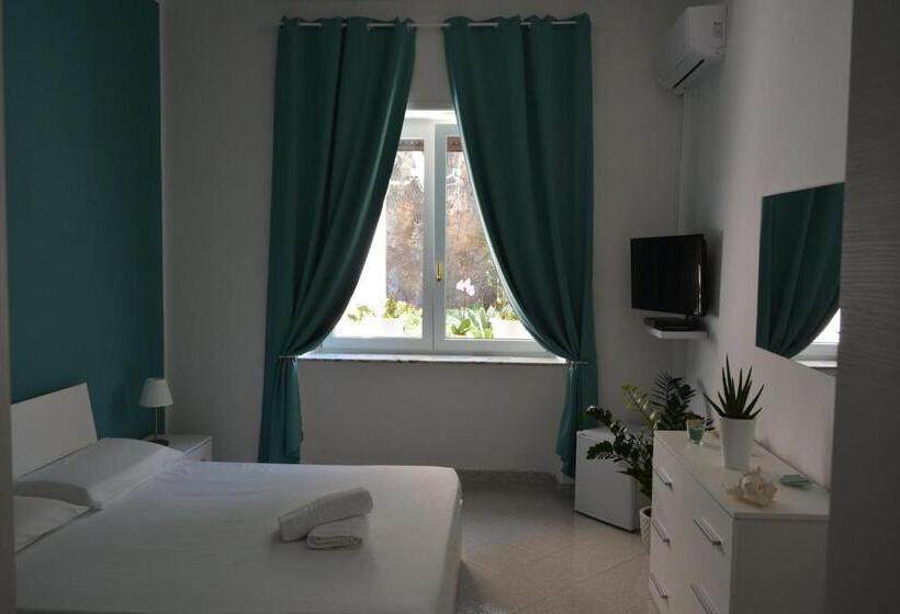 ガーデンビュースタンダードルーム, A Due Passi Dal Mare B&b