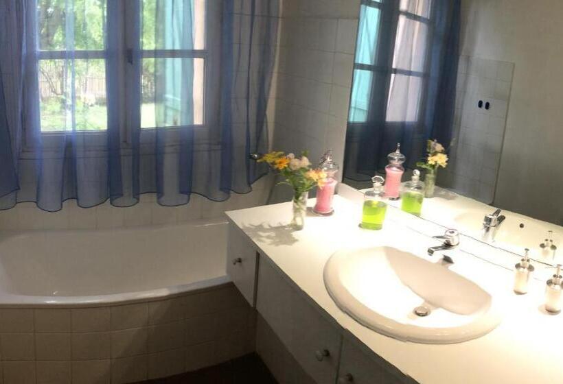 غرفة قياسية, La Closerie De L Autan