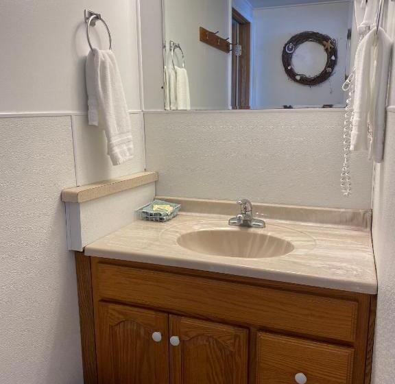 חדר דלוקס, Oceanside Ocean Front Cabins