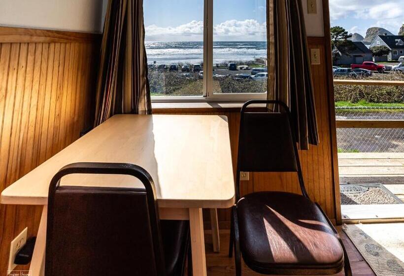 Номер Deluxe, Oceanside Ocean Front Cabins