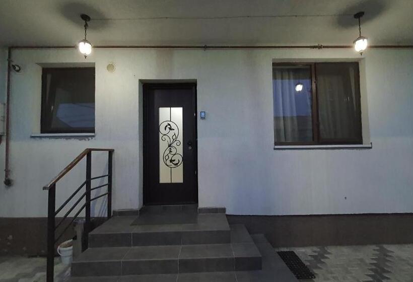 اتاق استاندارد, Pensiune Fundeni  Dragonul Rosu