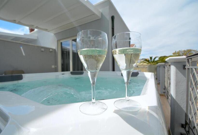 标准工作室, Prime Blue Suite Appartamenti Con Jacuzzi Privata