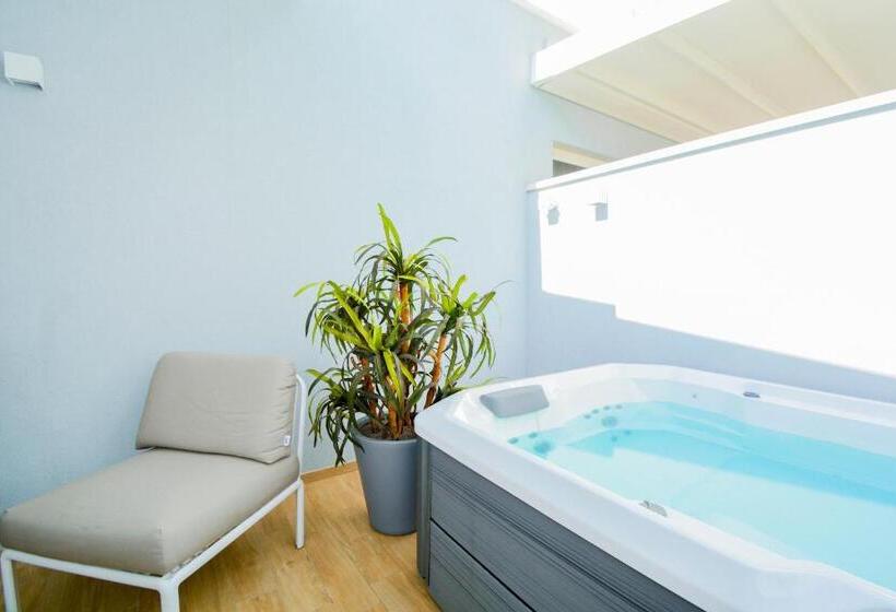 带2个卧室的套房, Prime Blue Suite Appartamenti Con Jacuzzi Privata