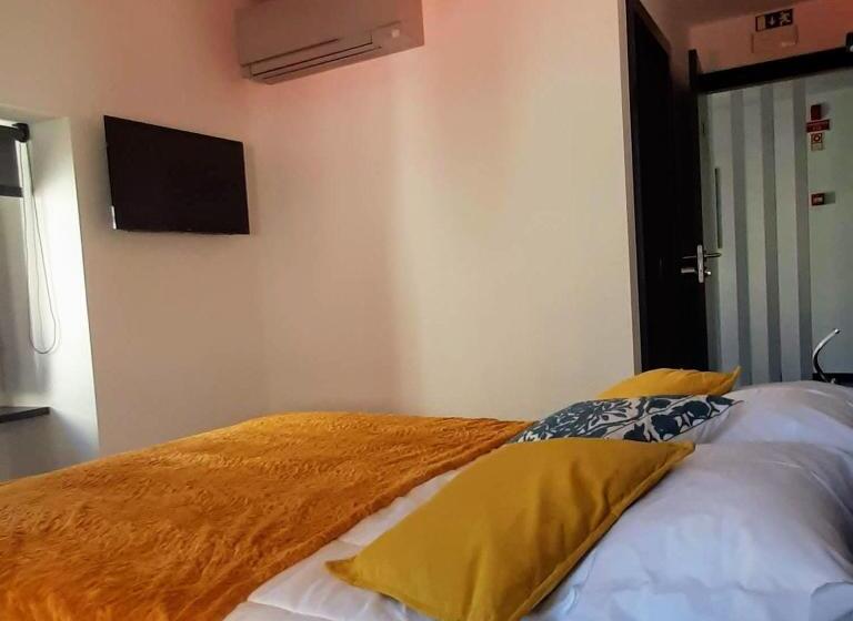 غرفة قياسية, Taska Vila Velha