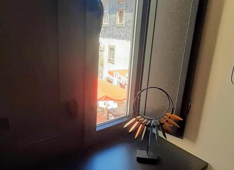 غرفة قياسية, Taska Vila Velha