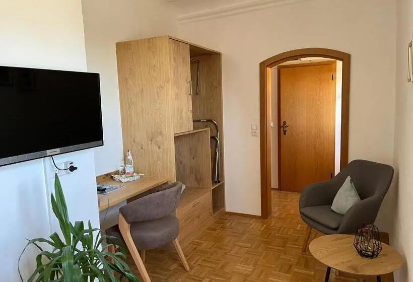 Standard Yhden Hengen Huone, Gasthof Pension Adler