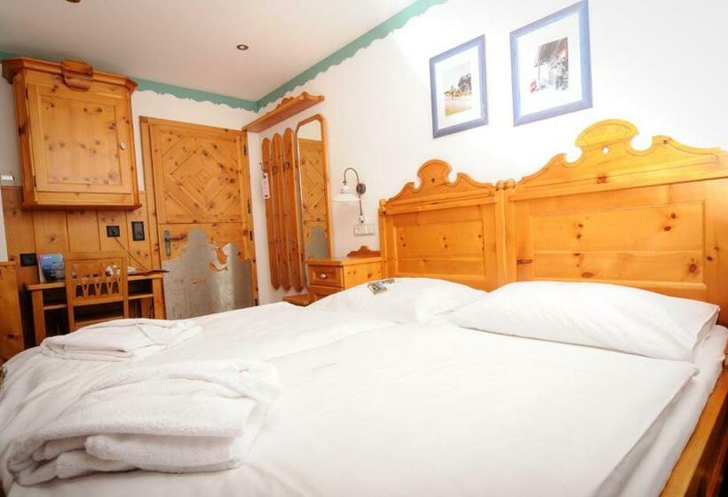اتاق استاندارد با چشم‌انداز کوهستان, Berghotel Arthurhaus