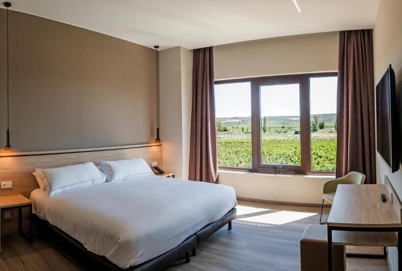 デラックスルーム, Bodega FyA - Grupo Piérola