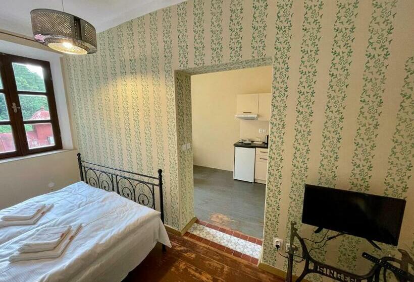 דירת חדר, Haraburdi® Recyclart