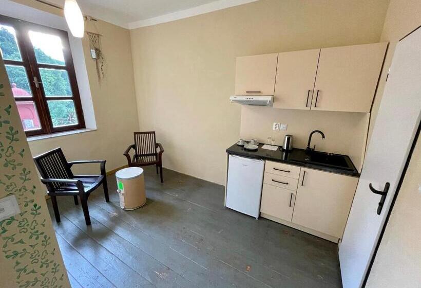 דירת חדר, Haraburdi® Recyclart